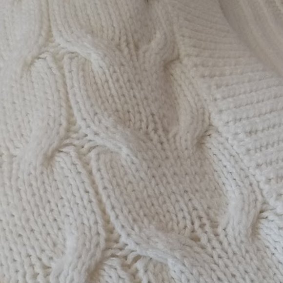 EUC | Venezia | V Neck | Cottage Core Chunky Cable Knit Sweater | Size: 26/28 - Picture 6 of 16